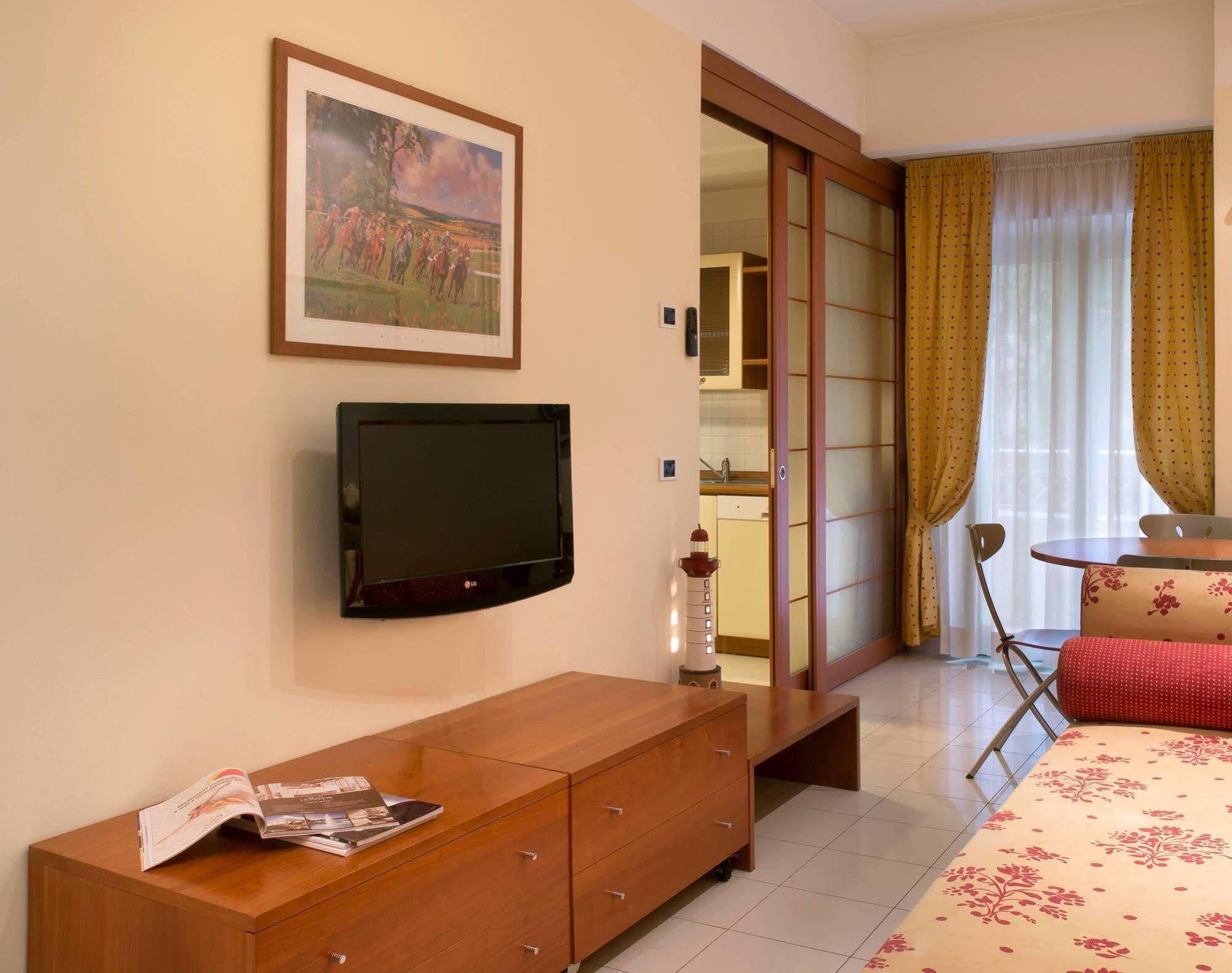 Hotel Mon Cheri 3*