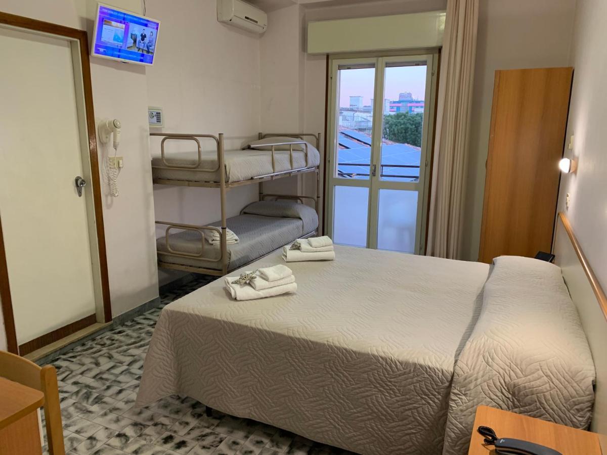 Hotel Levante Convenzionato Oltremare E Italia In Miniatura 2*