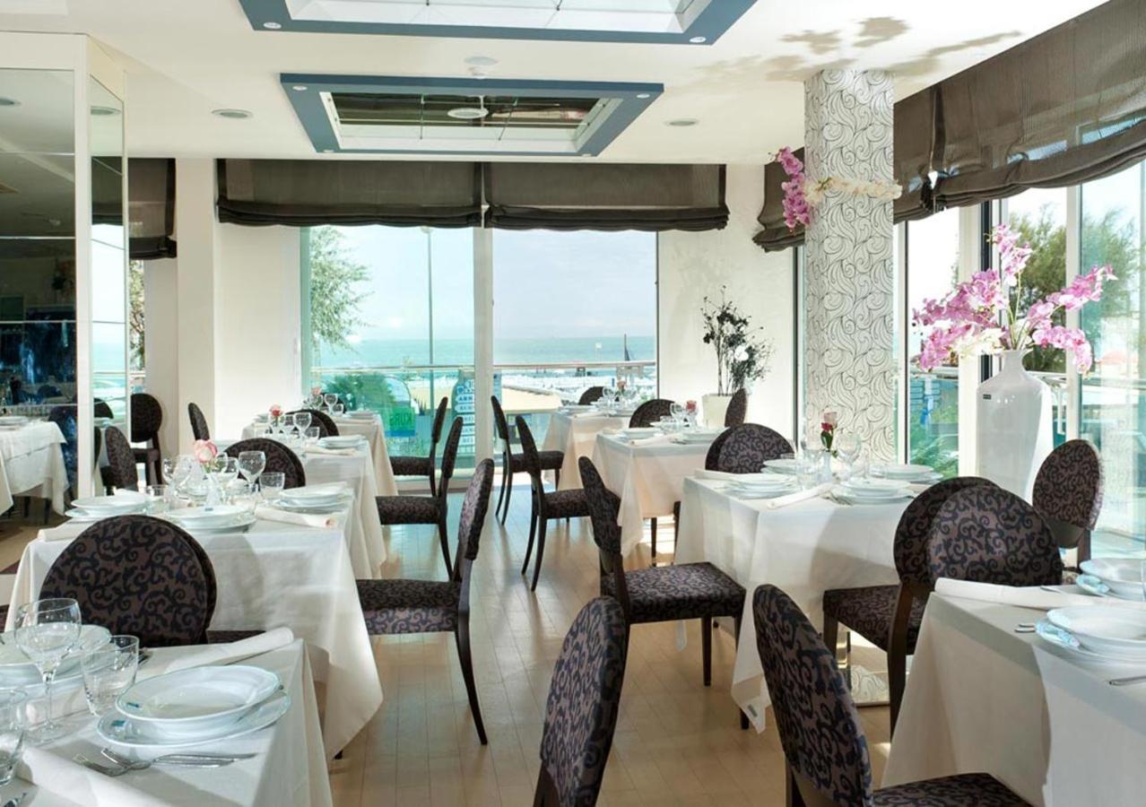 Hotel Kursaal - Fronte Mare Con Piscina Riccione