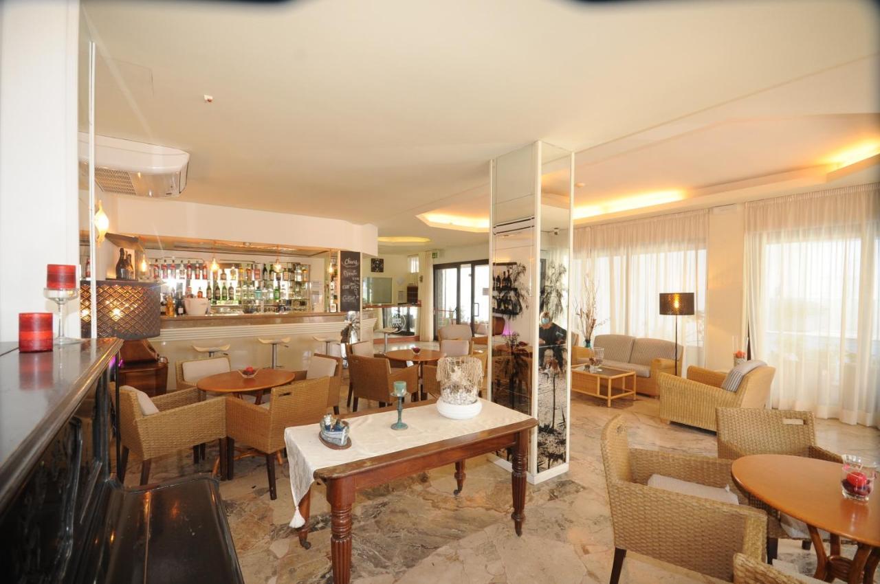 Avana Fronte Mare 3* Riccione
