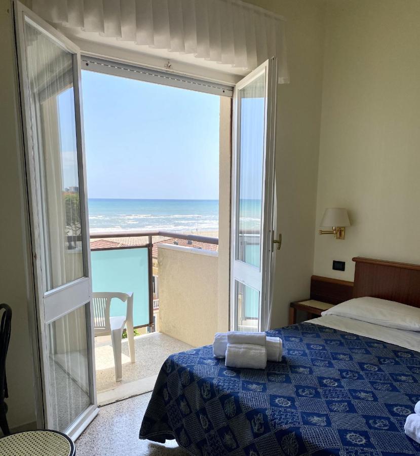Hotel Avana Fronte Mare 3*