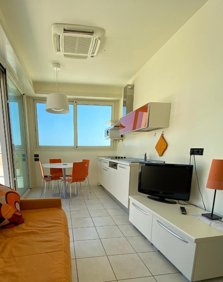 Hotel Avana Fronte Mare 3*