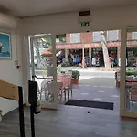 Hotel Caravelle