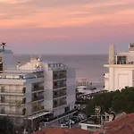 Il Mare In Una Stanza Riccione