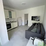 Bilocale In Villa Indipendente - Ideale Per Family