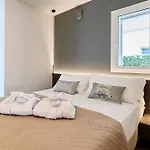 Luxury Home Ceccarini - Lungomare Con Parcheggio Privato