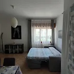 Ampio Bilocale Con Giardino