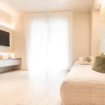 New Modern Seaside House With Garage