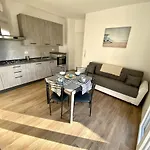Appartamento Con Giardino Indipendente 250 Mt Dal Mare