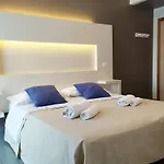 Hotel Desire\'