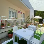 Beeliving Room&Breakfast (Adults Only)