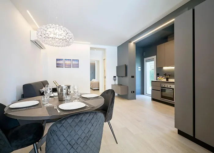 Luxury Home Ceccarini - Lungomare Con Parcheggio Privato