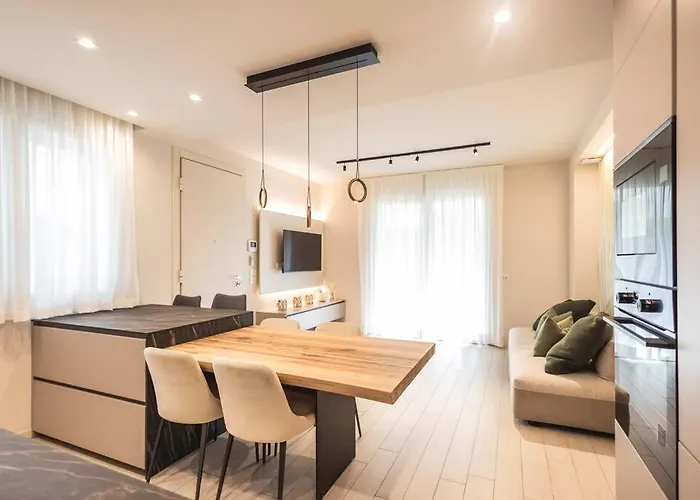 New Modern Seaside House With Garage