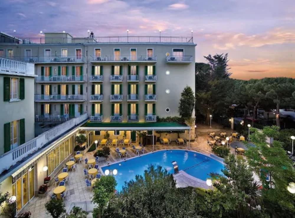 Vienna Touring Hotel