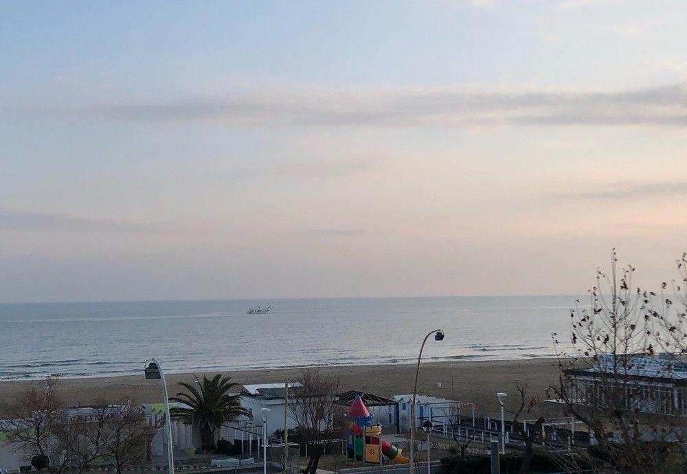 Angeles - Fronte Mare 3*