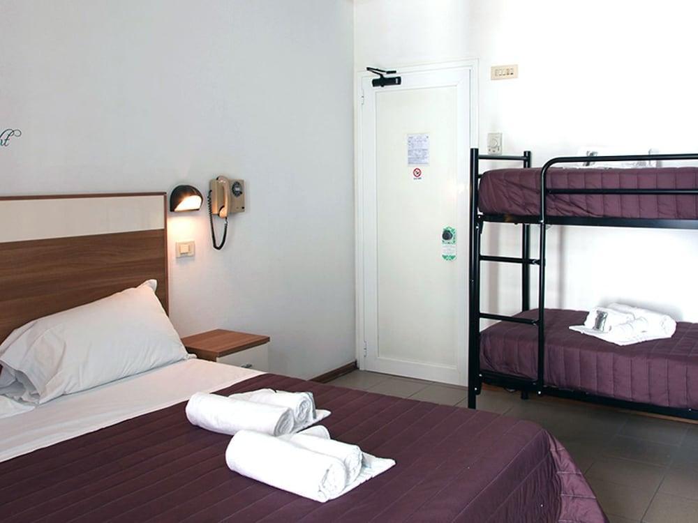 Hotel Vela D'oro 2*