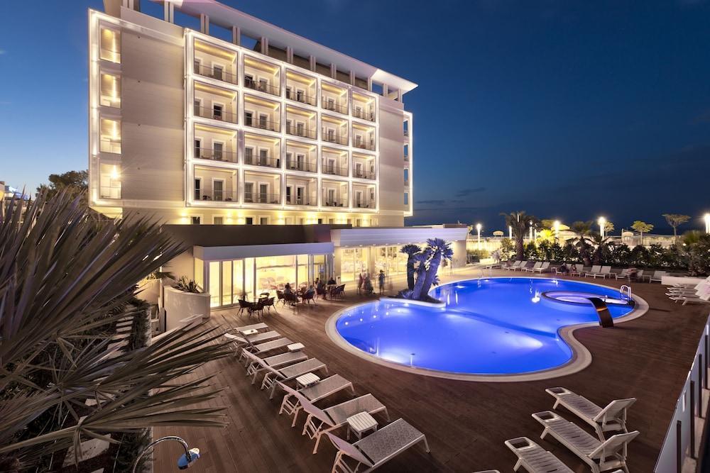 Hotel Ambasciatori Luxury 4*