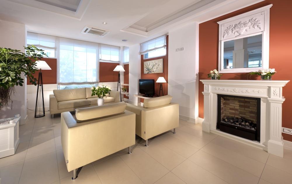 Ambasciatori Luxury 4* Riccione