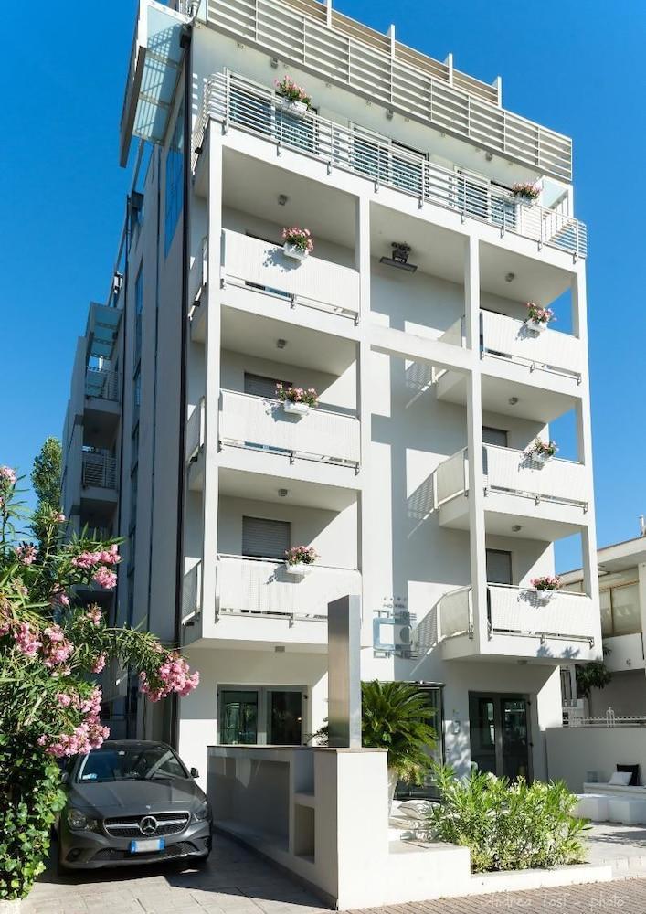 The One - Designed For Adults - Pet Lovers Hotel 4*