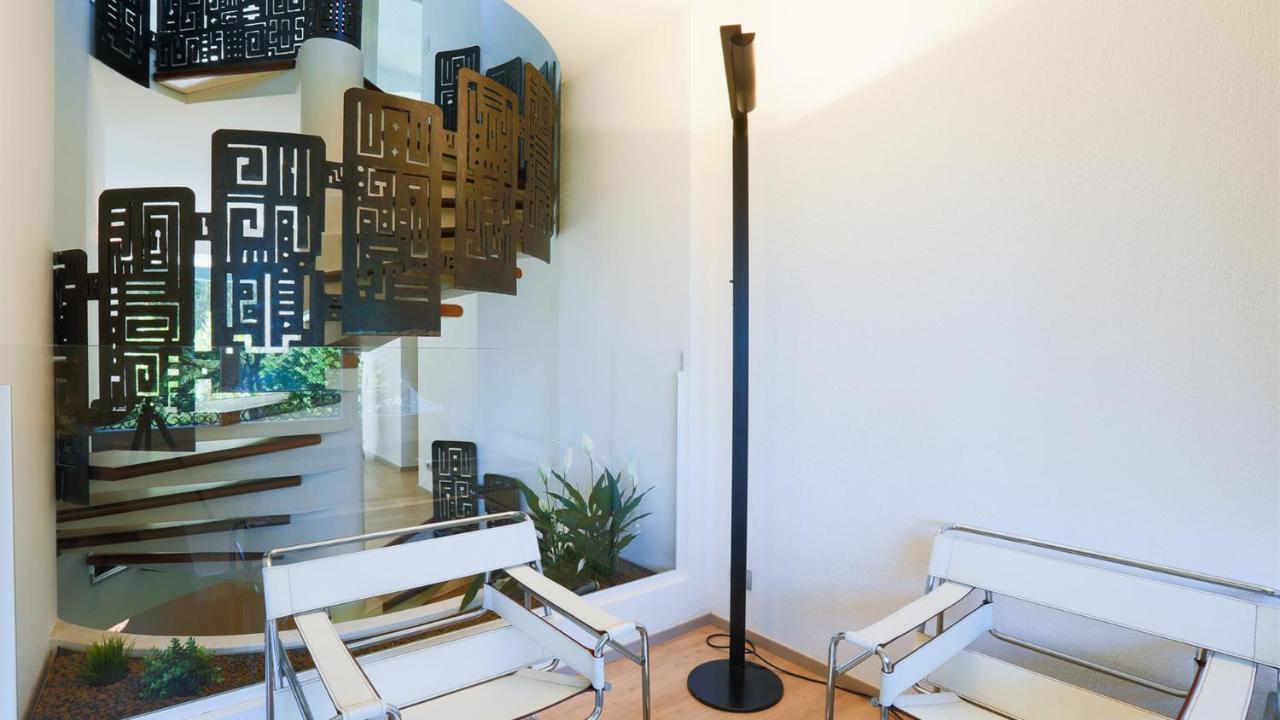 Villa Sarah 10&2 *