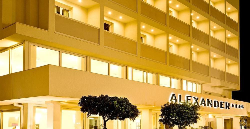 Alexander 3*