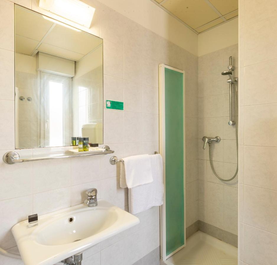 Condor - Con Piscina 2* Riccione