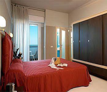 Commodore Hotel 3*