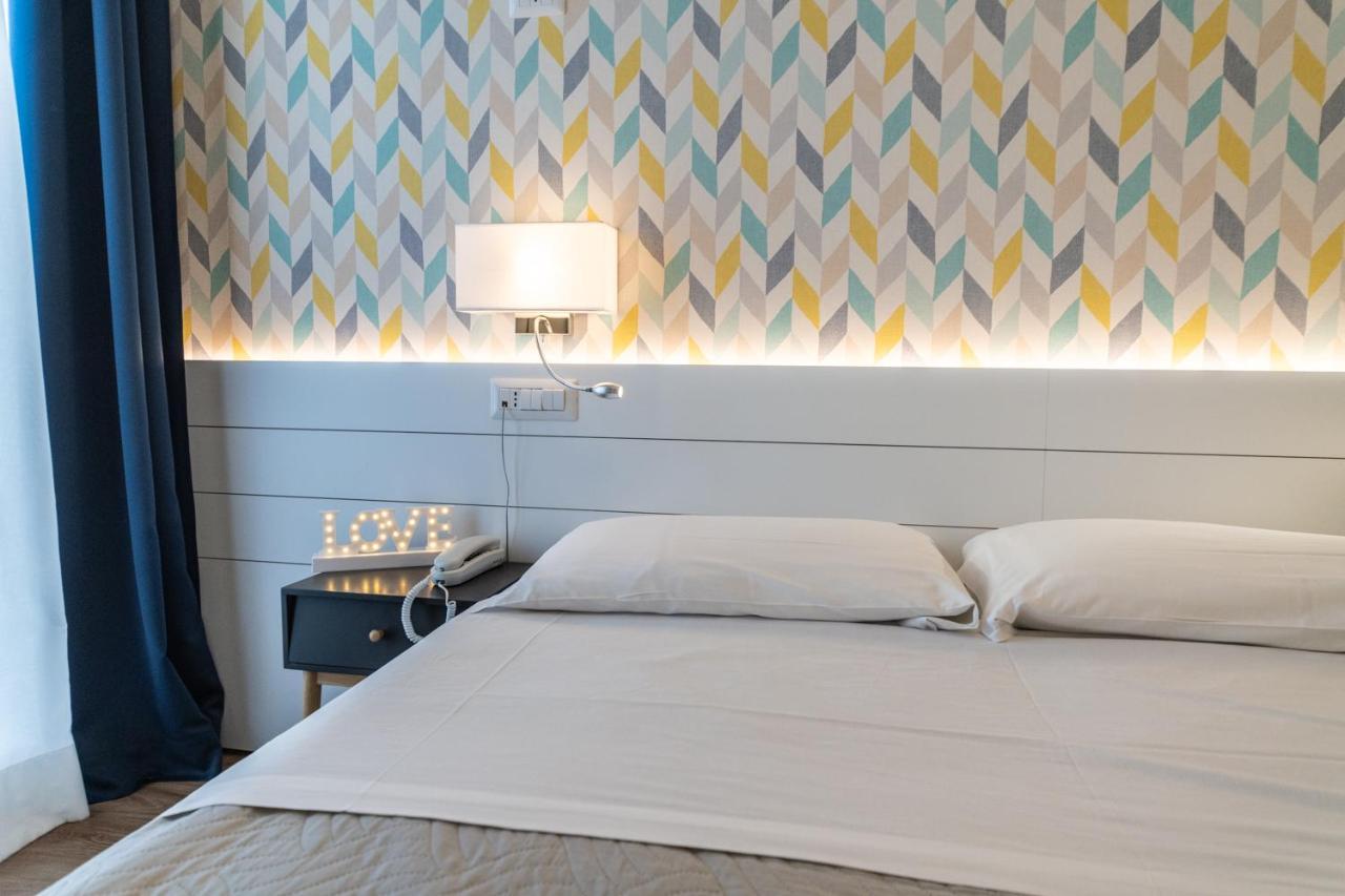 Kiss Hotel 2*