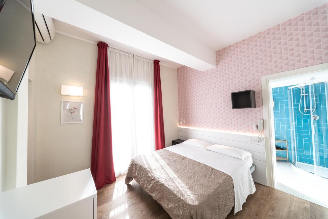 Kiss Hotel