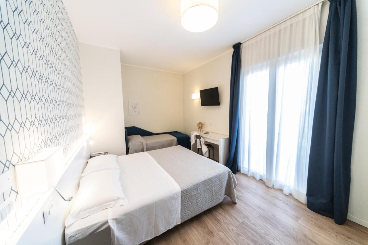 Kiss Hotel 2*