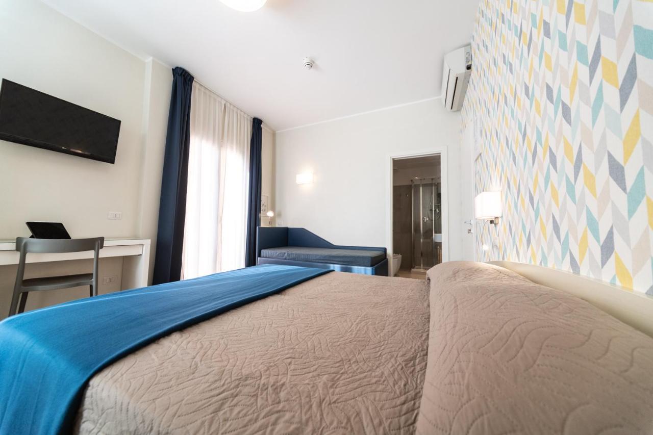 Kiss Hotel