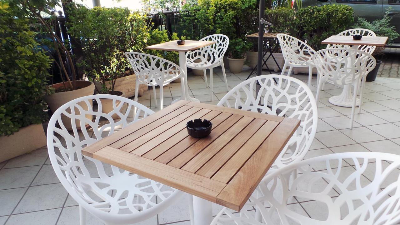 Aria Di Mare - Bed&brunch In Centro A Riccione