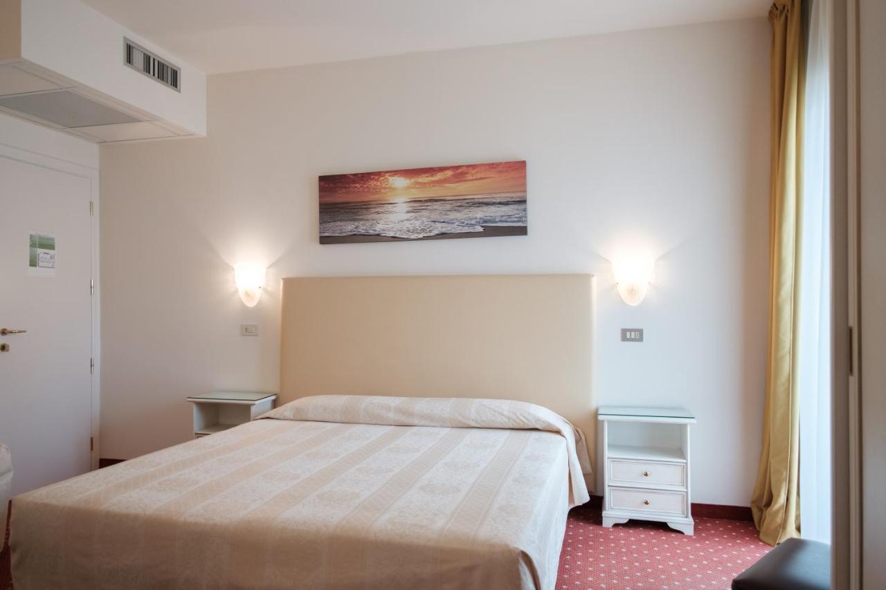 Alexander Hotel 3*