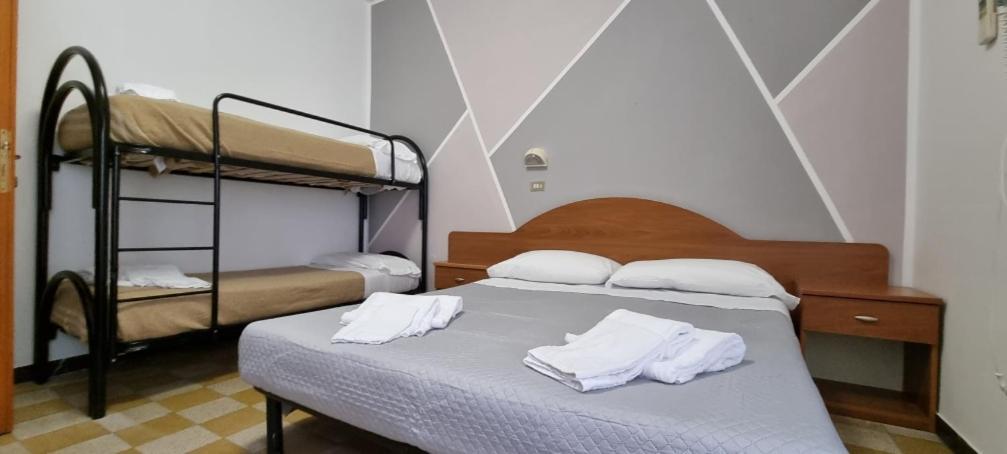 Hotel Astoria *