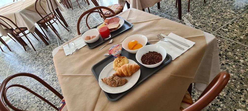 Hotel Astoria *