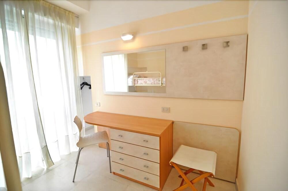 Eliseo 3* Riccione