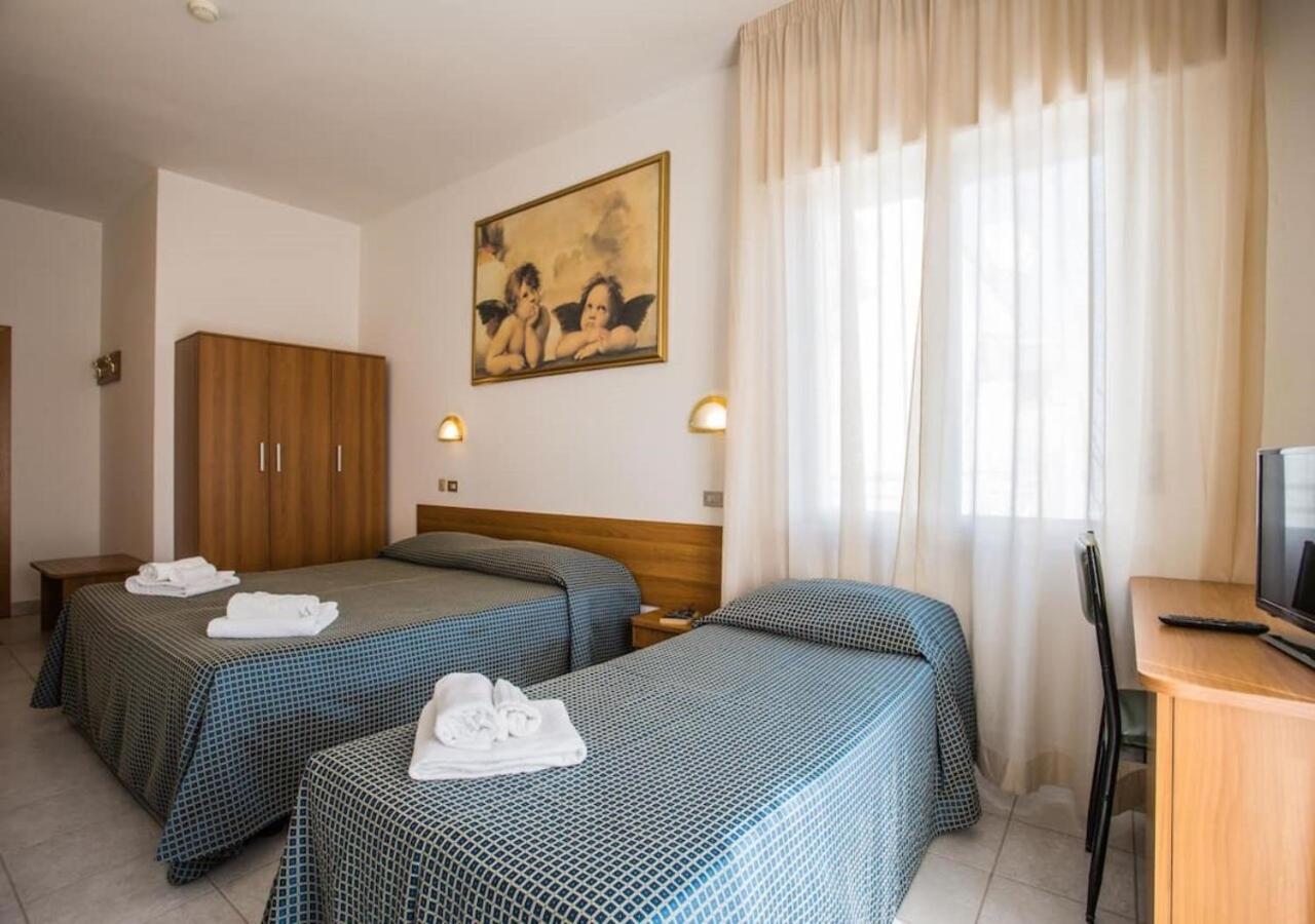 Nizza - Nuova Gestione Hotel Riccione