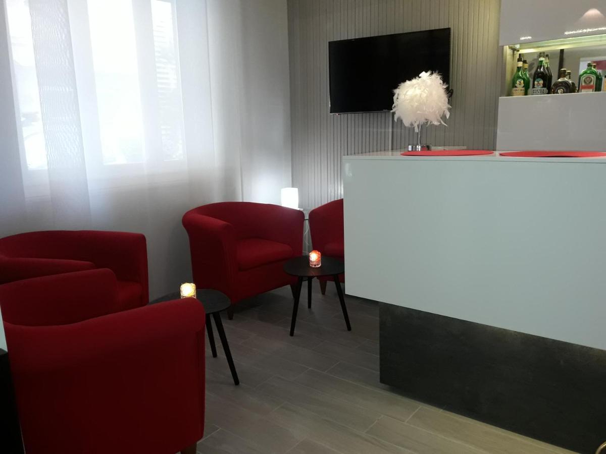 Condor - Con Piscina Hotel Riccione