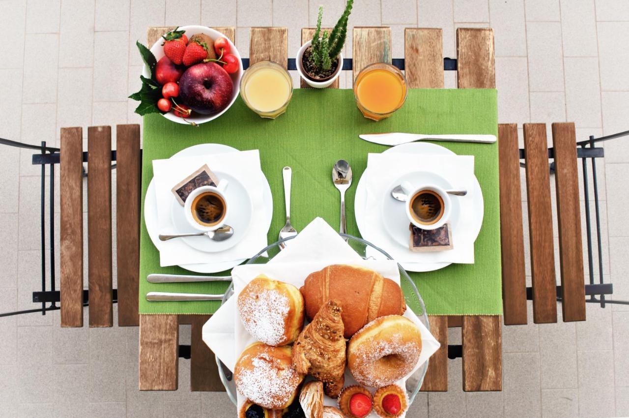 Aria Di Mare - Bed&brunch In Centro A Hotel Riccione