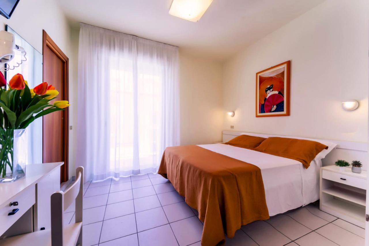Astra Hotel 3*