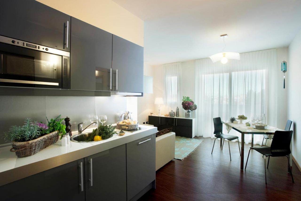 Hotel D-place & 4*