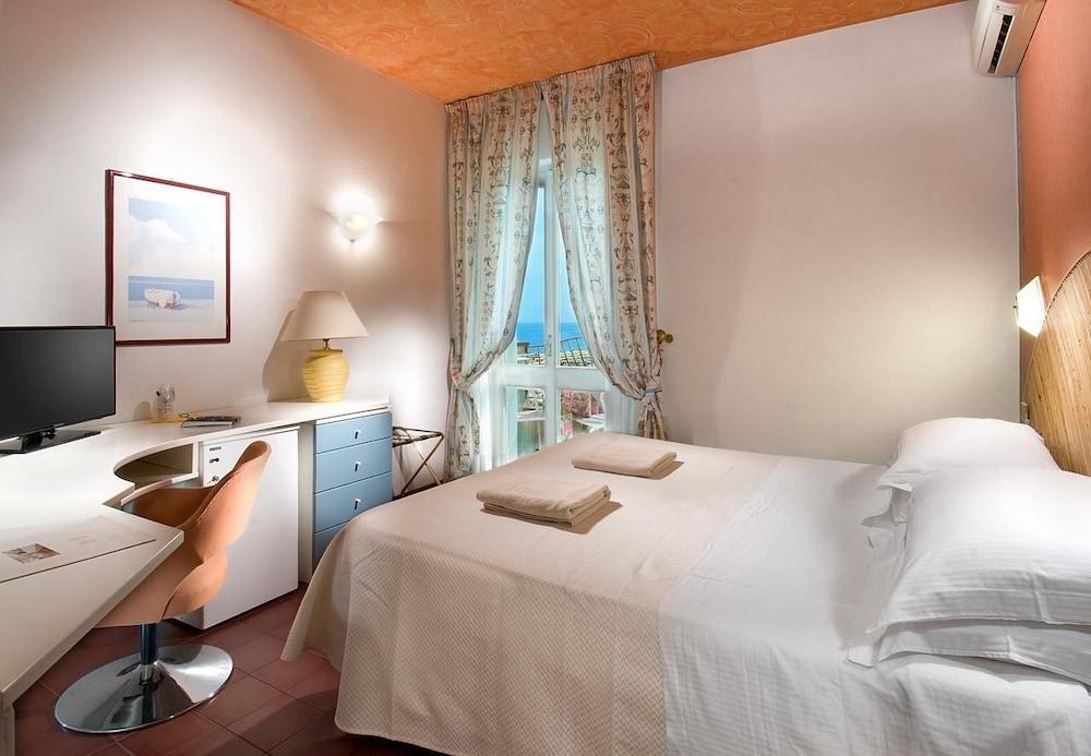 Sarti Hotel