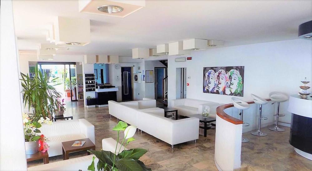Diplomatic Hotel 3*