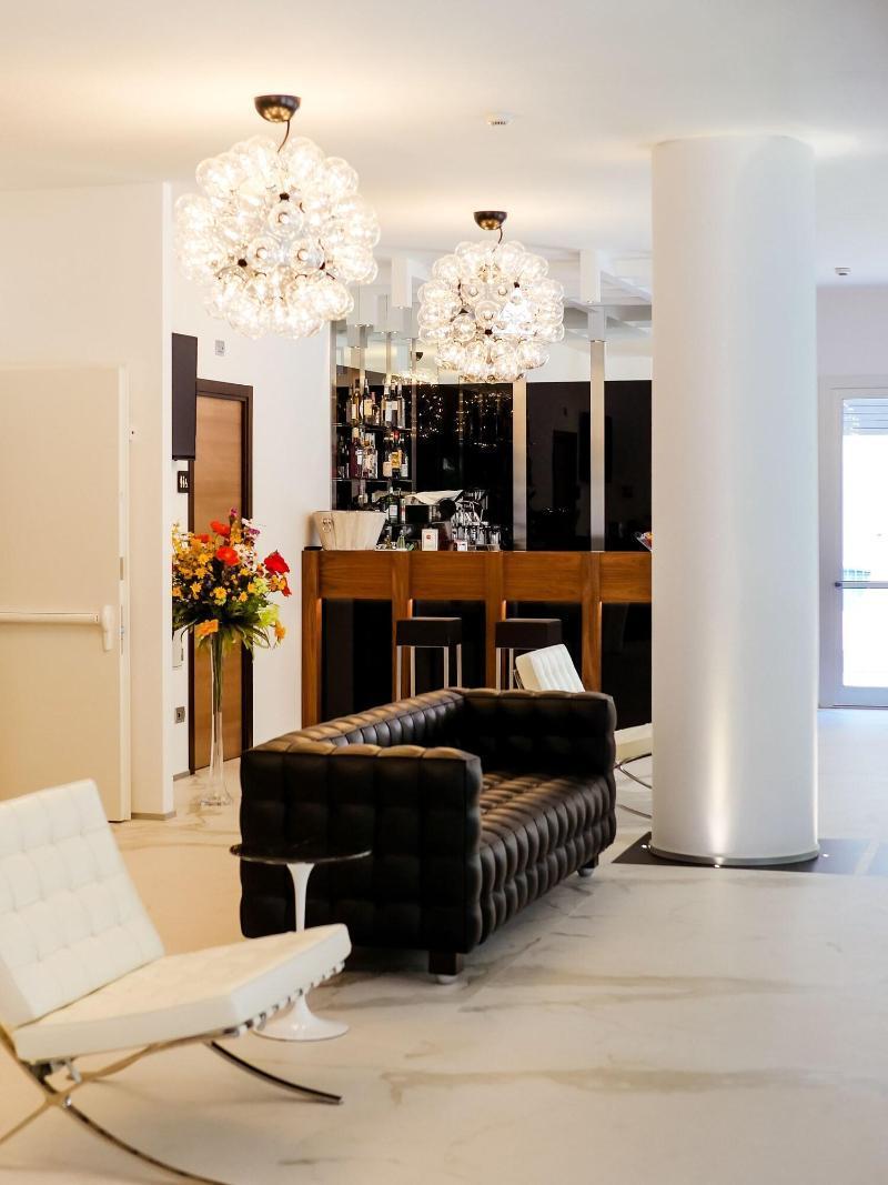 Dan Hotel 3*