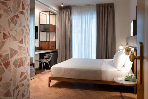 Hotel The Box