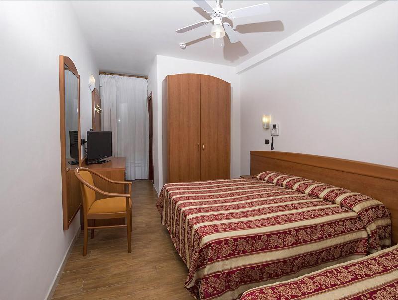 Hotel Linda - Family - Nuova Costruzione Antisismica 3*