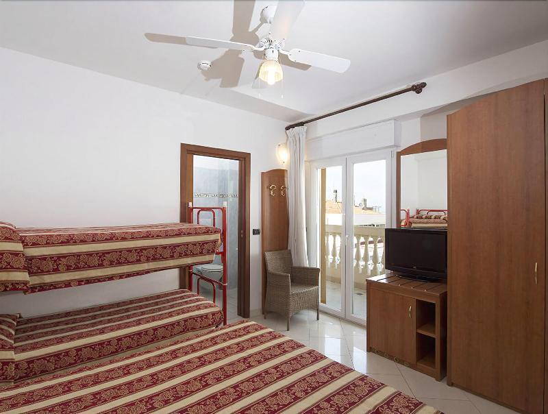 Hotel Linda - Family - Nuova Costruzione Antisismica 3*