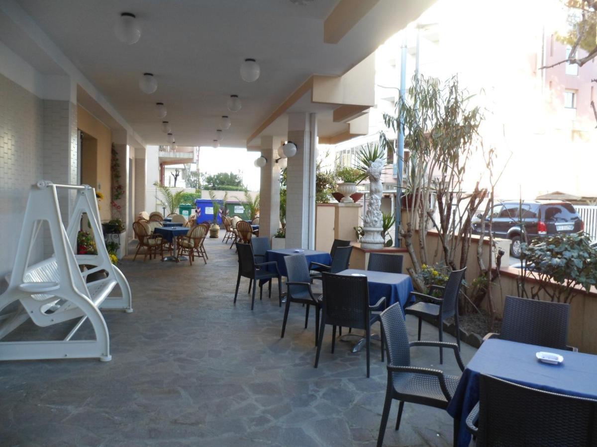 Clara Hotel