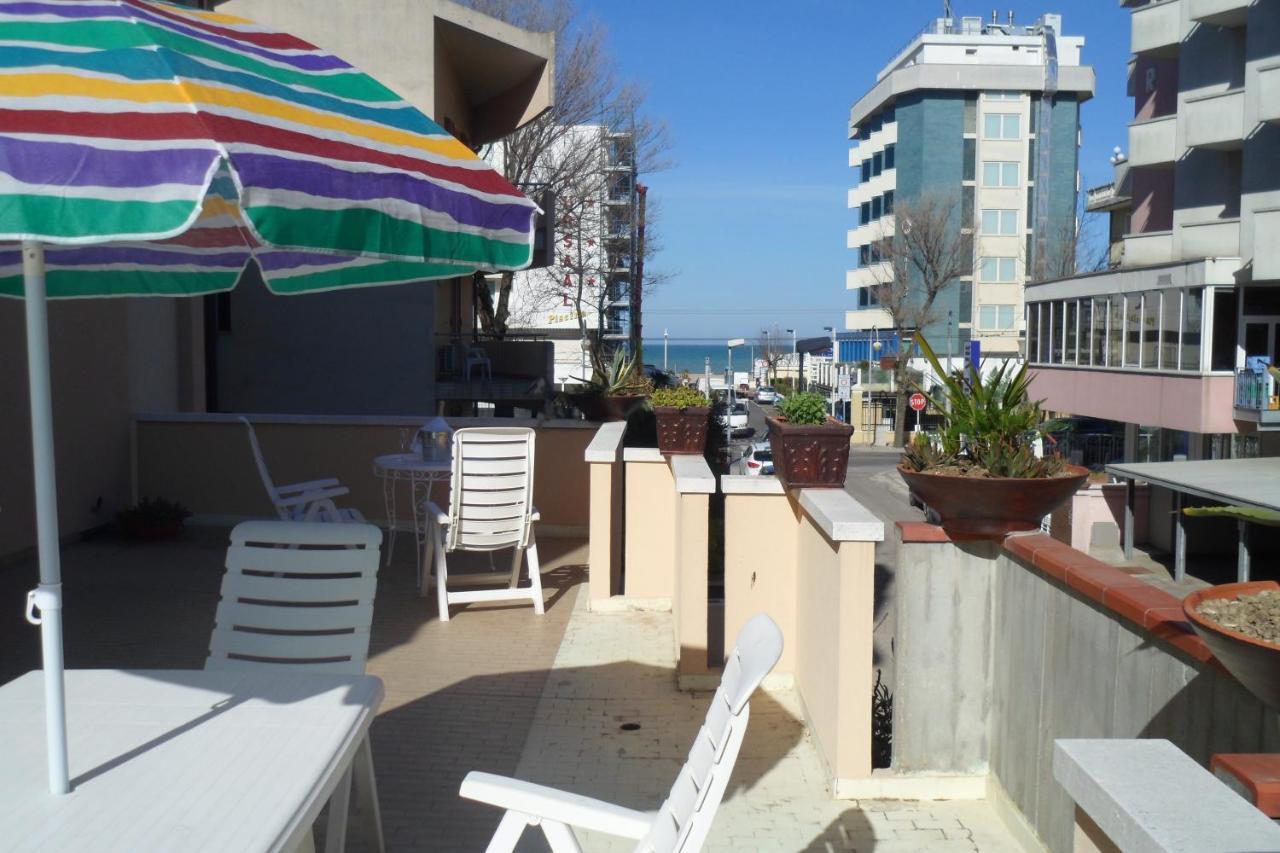 Hotel Clara 3*