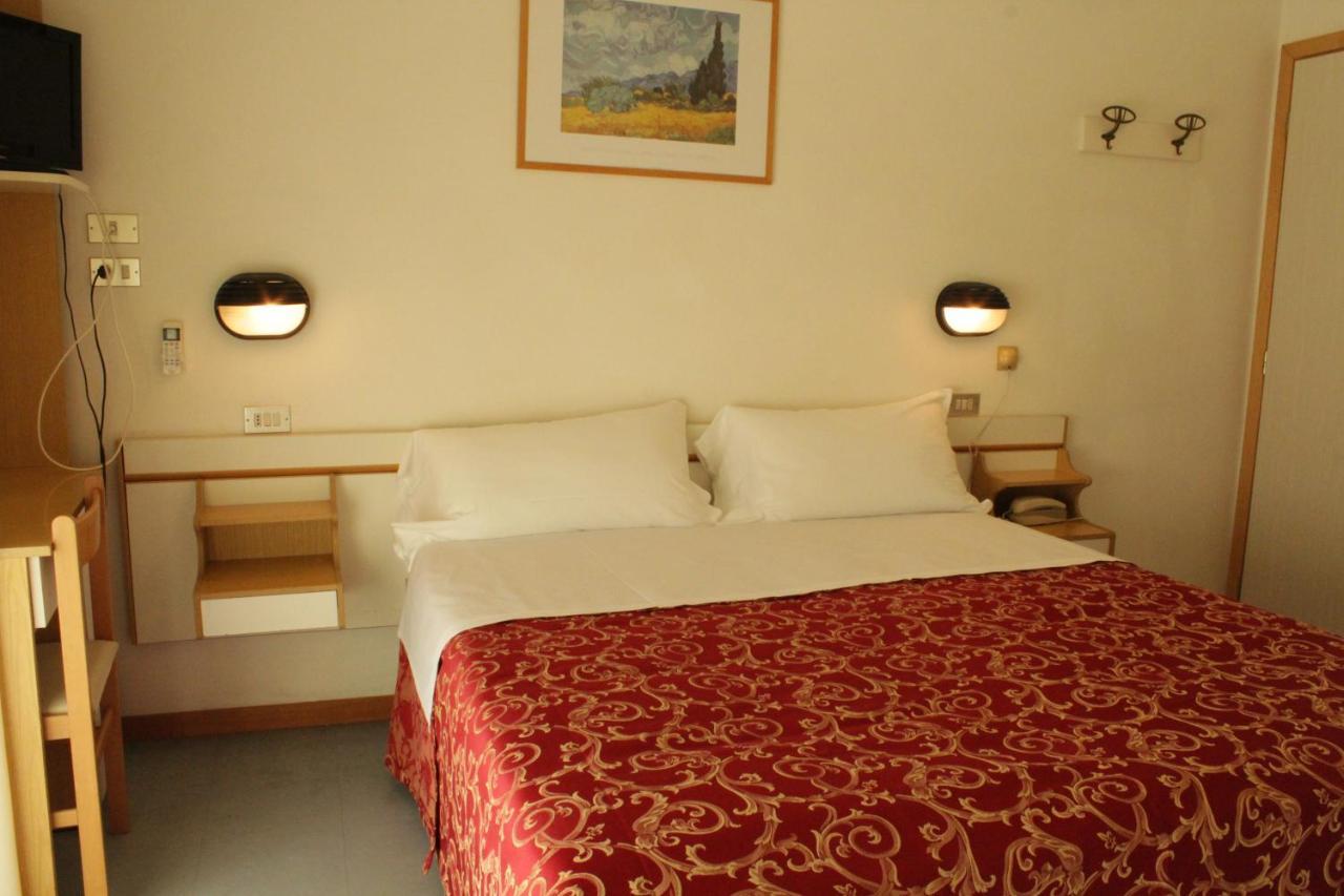 Hotel Clara